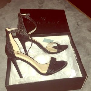 Windsor shiny black heels